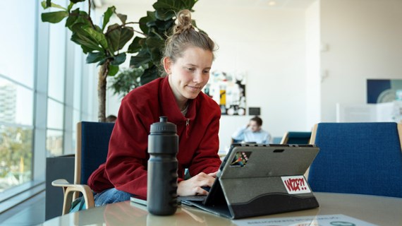 Kristina PellensStudenter i Orkanens bibliotekBeställare: Ines Alic