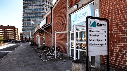 The entrance to the Student Union Malmö. The building Niagara can be seen in the background.